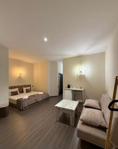 3 twin beds, 1 sofa bed