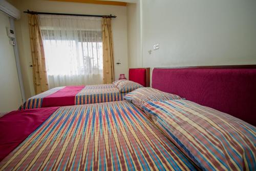 2 double beds