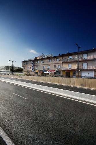 Hostal Apolo Trece - image 2