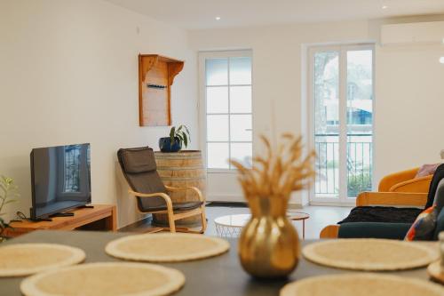 Maison au bord du Rhône avec Patio 5 pers (Maison au bord du Rhone avec Patio 5 pers) in 坦萊爾米塔日