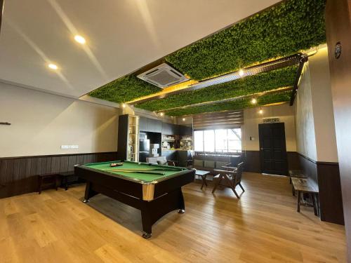 Concrete Jungle Cabin in Kota Kinabalu
