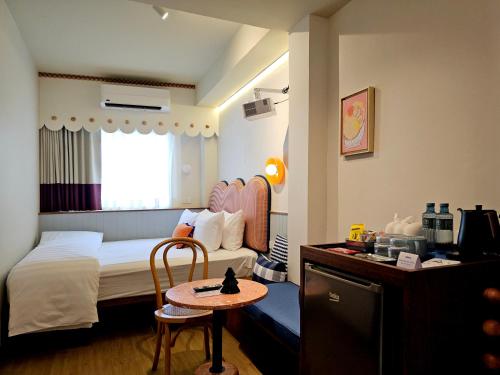 room detail thumbnail 1