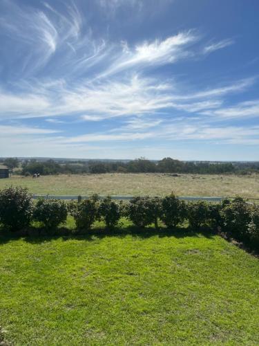 Campaspe Valley View 20 acres Farm Stay in Metcalfe