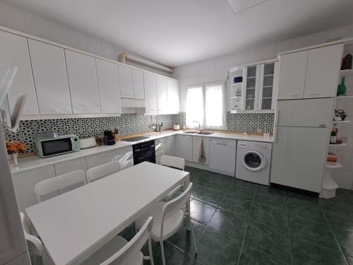 Kitchen, La Casa de la Palmera Toledo in Azucaica