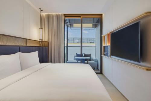 room detail thumbnail 1