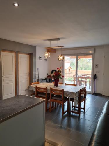 gîte des Bois (gite des Bois) in Sainte-Julie