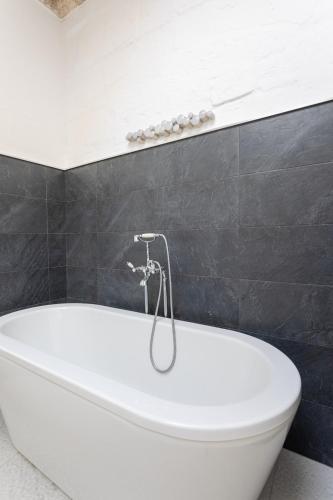 BnBNova - Historic Valletta Penthouse - image 4