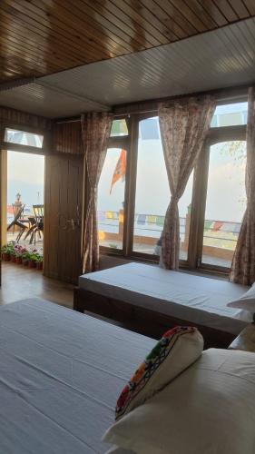 Dafey Homestay in Ghoom Pahar Forest