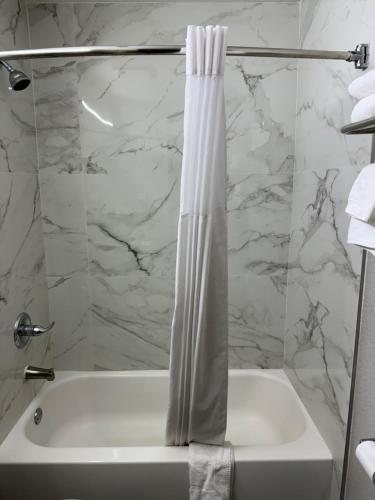 Microtel Inn & Suites by Wyndham Ardmore in Ardmore, USA