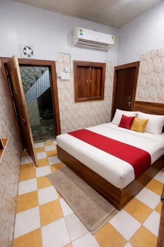 Hotel Vrindavan Dham  in มธุระ