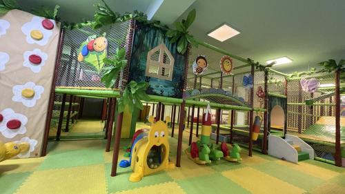 Parque infantil, National Hotel Ganja in Ganja