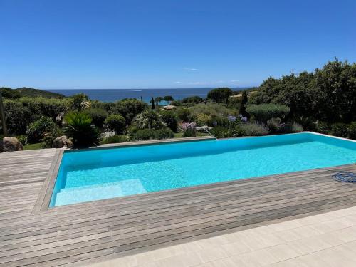 Villa de luxe dans domaine privé avec vue mer - Location, gîte - Zonza