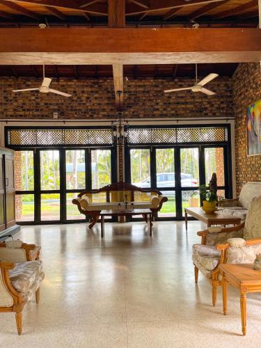 Istaba viesiem, Airport Coconut Villas Free Oneway Airport Pick Drop in Dunagaha