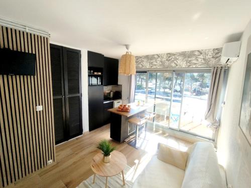 Studio climatisé à 50 m de la plage