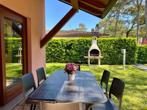 Villa with pool in Lignano