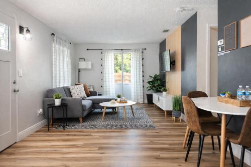 Private Yard Escape - 8 Min to Beach - Quiet &Stylish, Largo