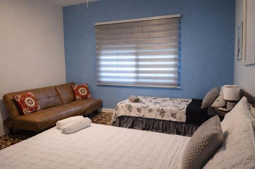 Calle Hollanda 3 Bedroom Home - image 21