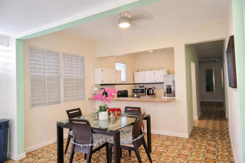 Calle Hollanda 3 Bedroom Home - image 30