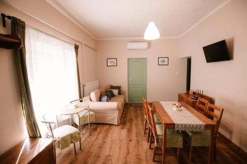Shared lounge/TV area, Zselici Csillagvirag Vendeghaz in Szenna