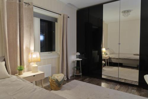 Cozy Nordic Attic with Smart TV & Modern Bathroom in Drammen