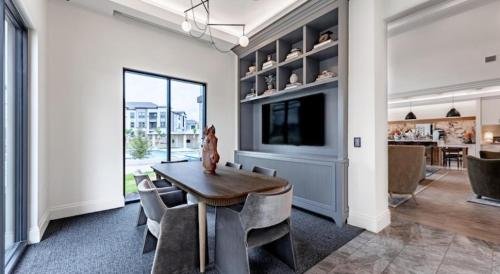 Létesítmények, Landing Stylish 1BD Clubhouse in Weston (TX)