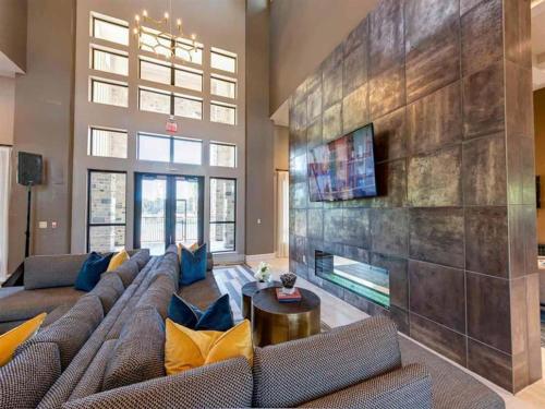 Facilities, Landing Spectacular 2BD Gym in Porter
