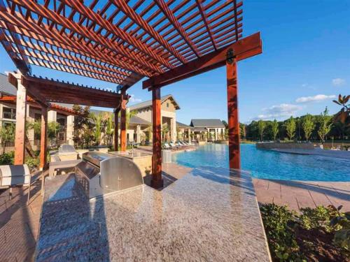 Facilities, Landing Spectacular 2BD Gym in Porter