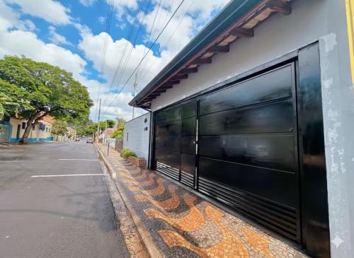 Casa Centro 20m Rio Ar e garagem – khách sạn tại Brotas