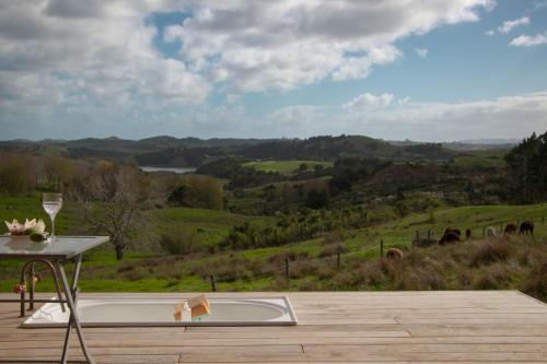 Dārzs, HavenRidge Alpaca Glamping Cabins in Kaiwaka