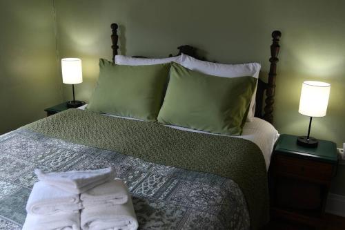 1 queen bed