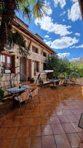 Pansion Oscar Summer Garden