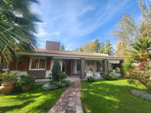 Wonderful house in Chacras de Coria Mendoza min 3 noches