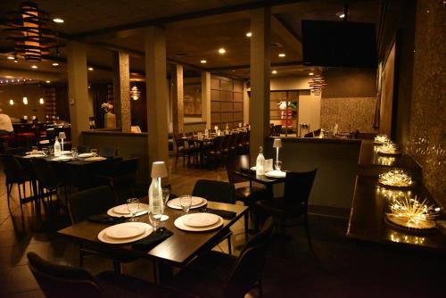 Restaurant, Baymont by Wyndham Schaumburg Chicago Northwest in Schaumburg