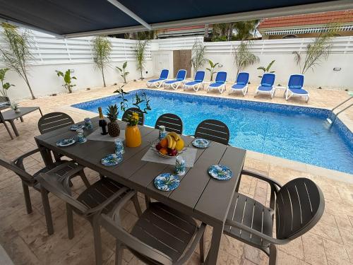 Villa Artemis - 150m from Kapparis Beach in Paralimni