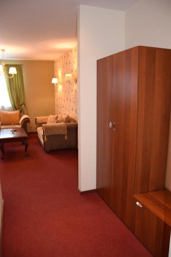 1 queen bed