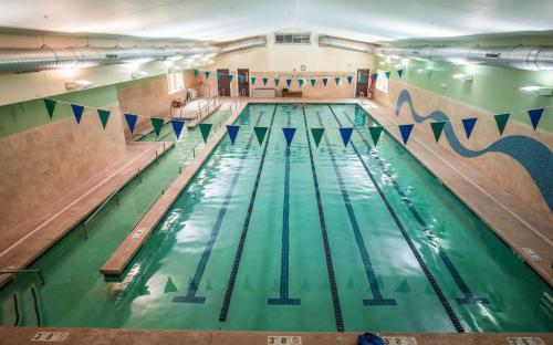 Úszómedence, Eastman Home with Hot Tub & 3BR 6 Beds in Enfield (NH)