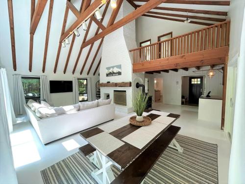 Létesítmények, Eastman Home with Hot Tub & 3BR 6 Beds in Enfield (NH)