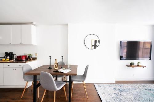 1435-3-3 Bedrooms 2Bath W D Prime Upper east in New York, USA