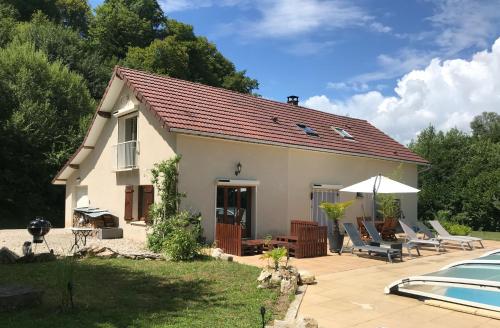 Maison au calme vacances au vert en famille gîte à louer La Tour-du-Meix