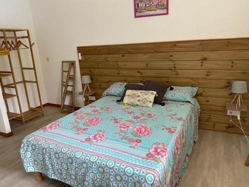 Chambre av salle de bain attenante chez philippe à Sainte Rose (Chambre av salle de bain attenante chez philippe a Sainte Rose) in Σεντ Ρόουζ