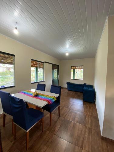 3 bedrooms, 8 beds