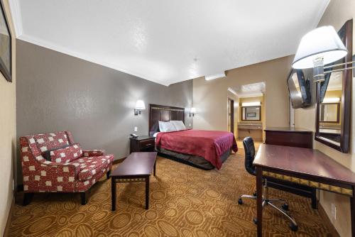 Econo Lodge Inn & Suites Fallbrook Downtown - image 37