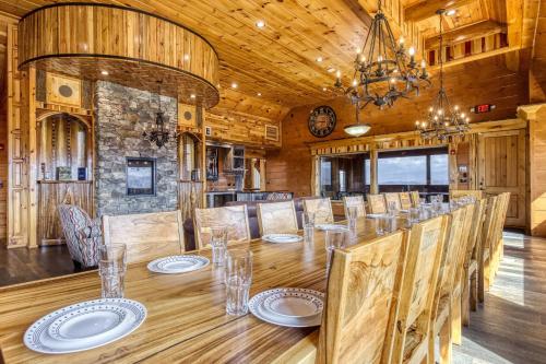 Tennessee Whiskey Indoor Pool Amazing Views Theater Room Hot Tub 5 Star Luxury! - image 13