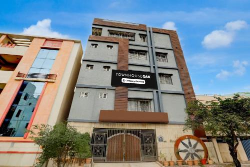 Townhouse Oak Tirupati Formerly Sky Towers – khách sạn tại Padmavati Nagar