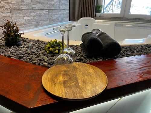 Royal Town- Luxury Jacuzzi Suite in Jajce