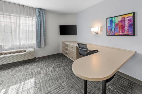 MainStay Suites Cincinnati Blue Ash - image 37