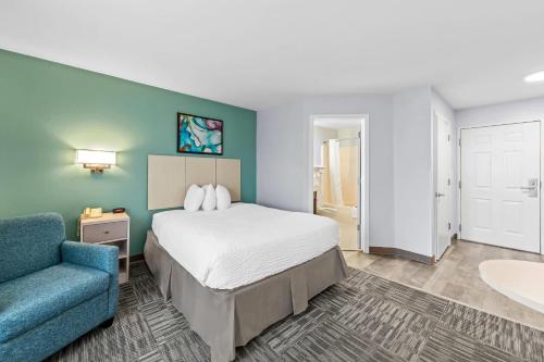 MainStay Suites Cincinnati Blue Ash - image 36