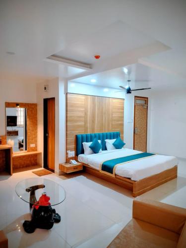 HOTEL LOTUS SUITES in Miraja