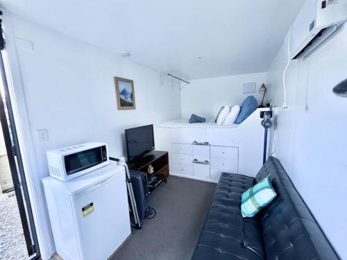 The Bothy by the lake in Lake Hawea