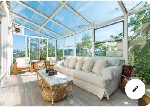 Spectacular Luxury Penthouse with NYC skyline view- 10 minutes to NYC in วีฮอว์เคน (NJ)